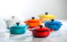 Load image into Gallery viewer, 5.5 QT ROUND DUTCH OVEN
